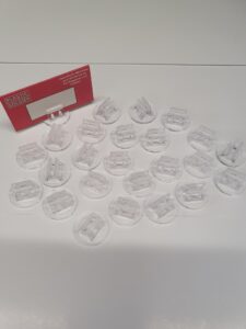 25 x PLASTIC CARD FIGURE/SOLDIER/CHARCTER STANDS