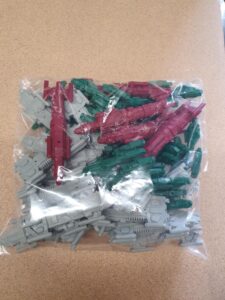 SPACESHIP *GRAB BAG* IS BACK!!! 50 x RED, GREEN + GREY PLASTIC SPACESHIPS. BE QUICK!!!